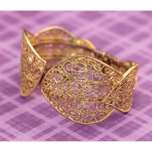 Vintage Fairy Leaves Gold Tone Art Nouveau Hinged Bangle 7 1/2 inch - V2 - Picture 2 of 4